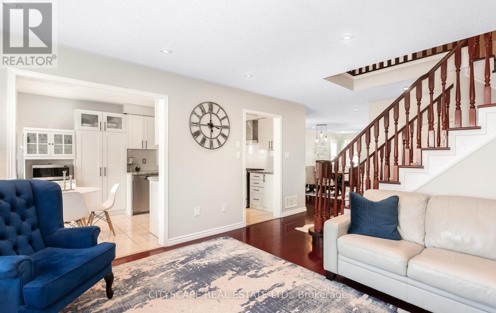 3324 Equestrian Crescent, Mississauga, ON - Indoor Photo Showing Living Room