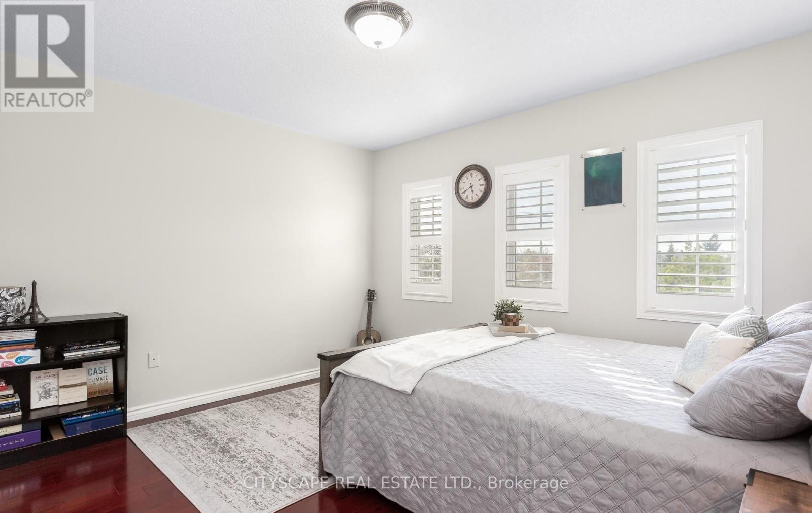 3324 Equestrian Crescent, Mississauga, ON - Indoor Photo Showing Bedroom