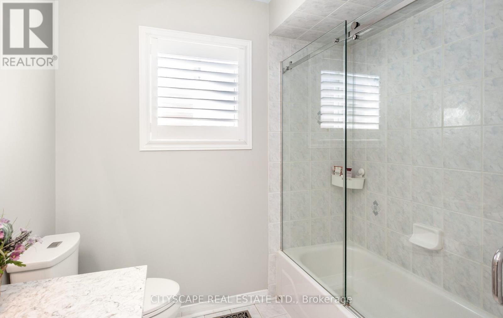 3324 Equestrian Crescent, Mississauga, ON - Indoor Photo Showing Bathroom