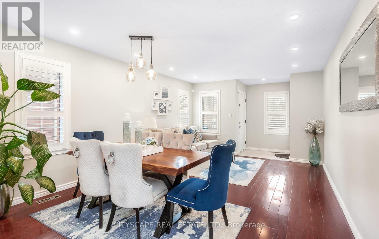 3324 Equestrian Crescent, Mississauga, ON - Indoor Photo Showing Dining Room