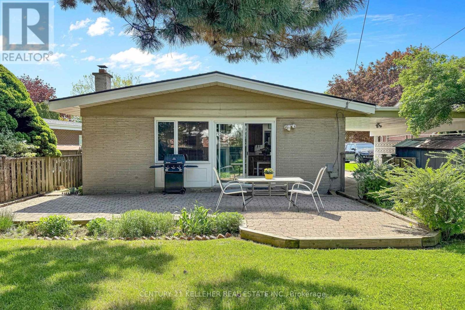 1065 Sierra Boulevard, Mississauga, ON - Outdoor With Deck Patio Veranda