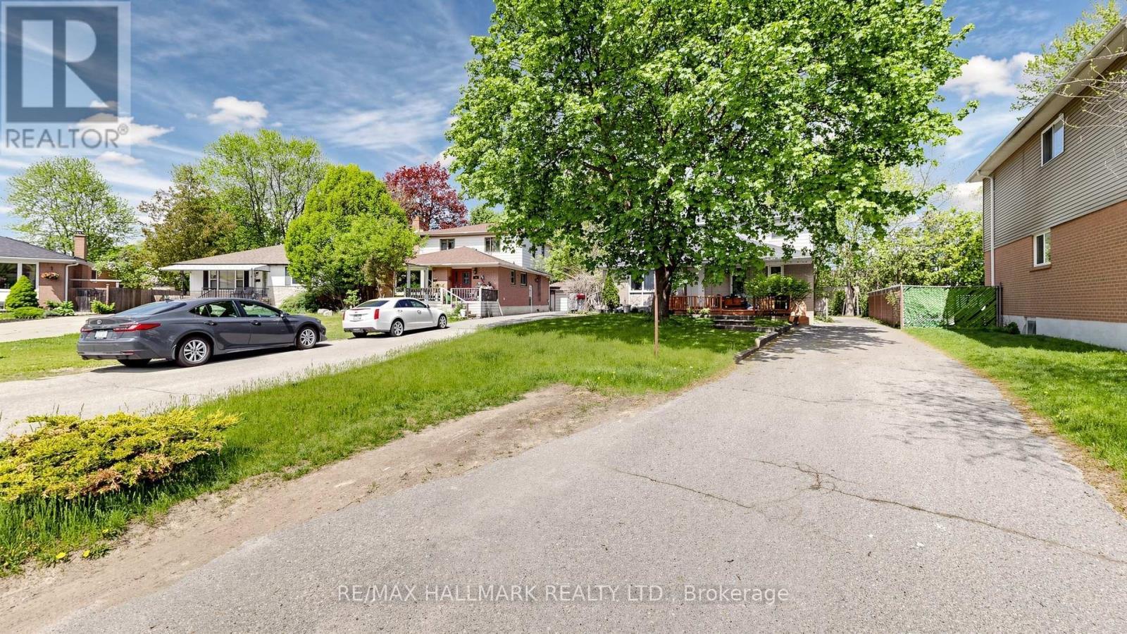 46 Collins Crescent, Aurora, ON - Outdoor