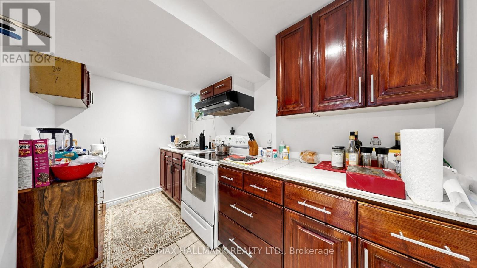 46 Collins Crescent, Aurora, ON - Indoor Photo Showing Kitchen
