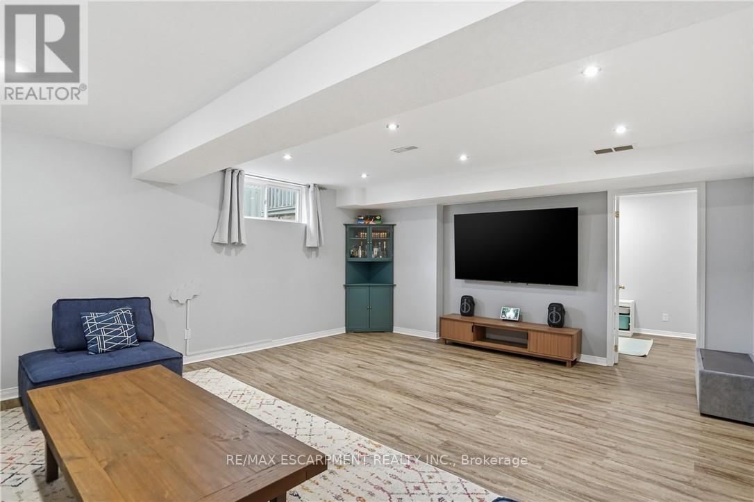 2 Amore Boulevard, Hamilton, ON - Indoor