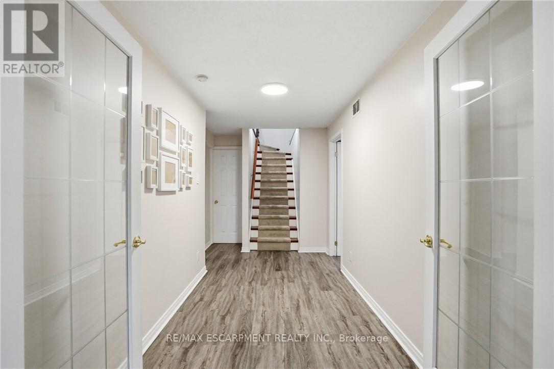 2 Amore Boulevard, Hamilton, ON - Indoor Photo Showing Other Room