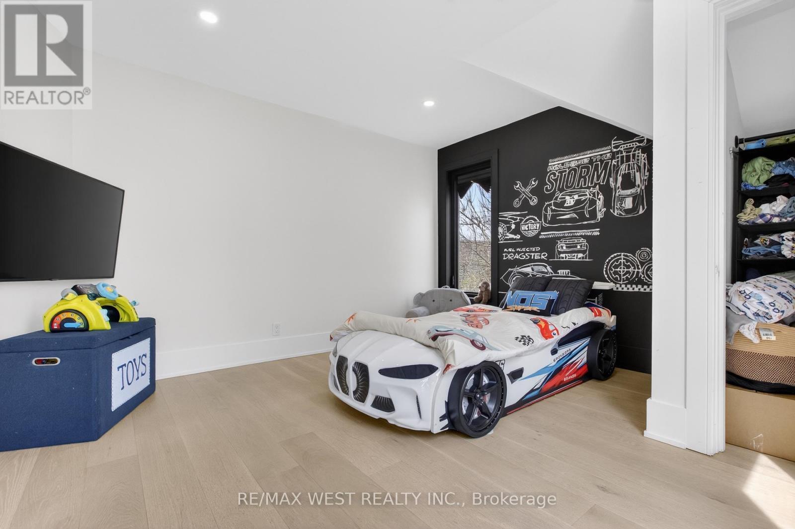 834 Beach Boulevard, Hamilton, ON - Indoor