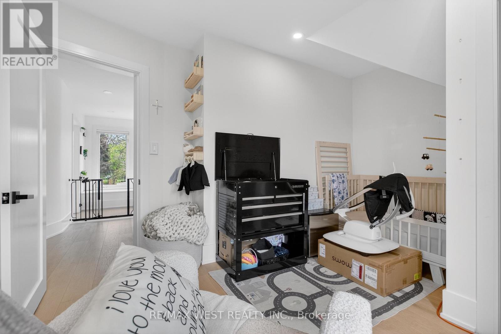 834 Beach Boulevard, Hamilton, ON - Indoor