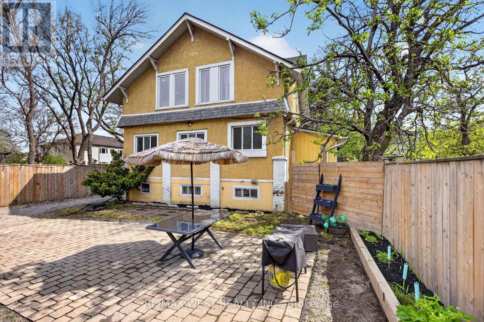834 Beach Boulevard, Hamilton, ON - Outdoor