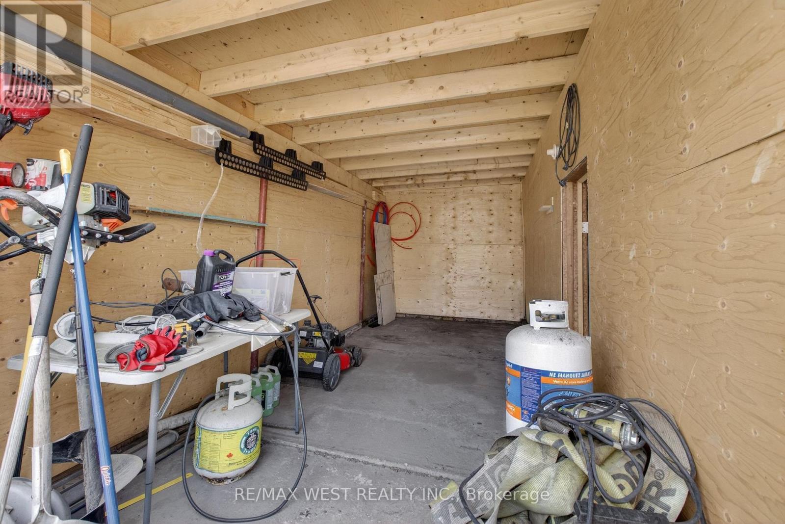 834 Beach Boulevard, Hamilton, ON - Indoor