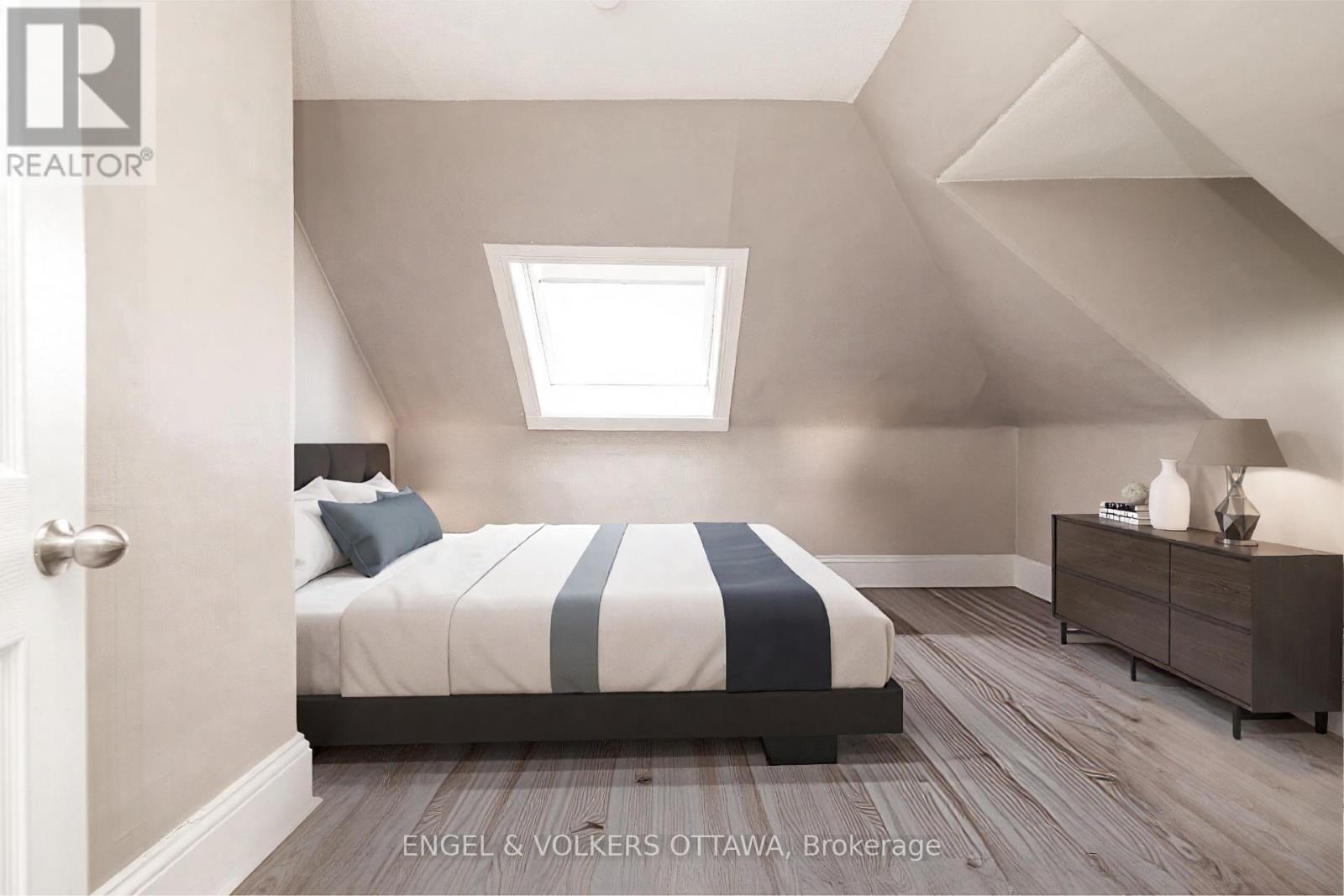 84 Second Avenue, Ottawa, ON - Indoor Photo Showing Bedroom