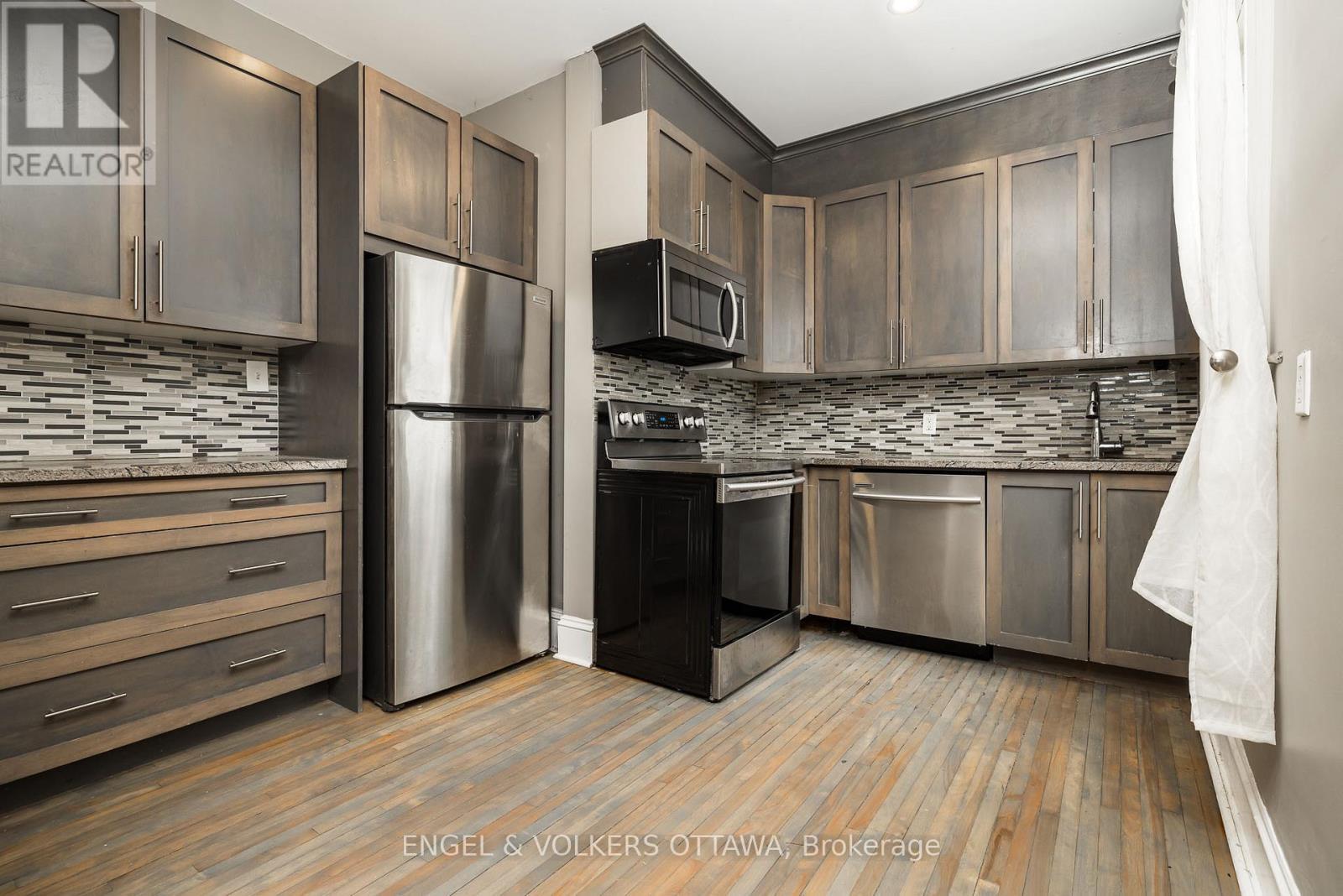 84 Second Avenue, Ottawa, ON - Indoor Photo Showing Kitchen With Upgraded Kitchen