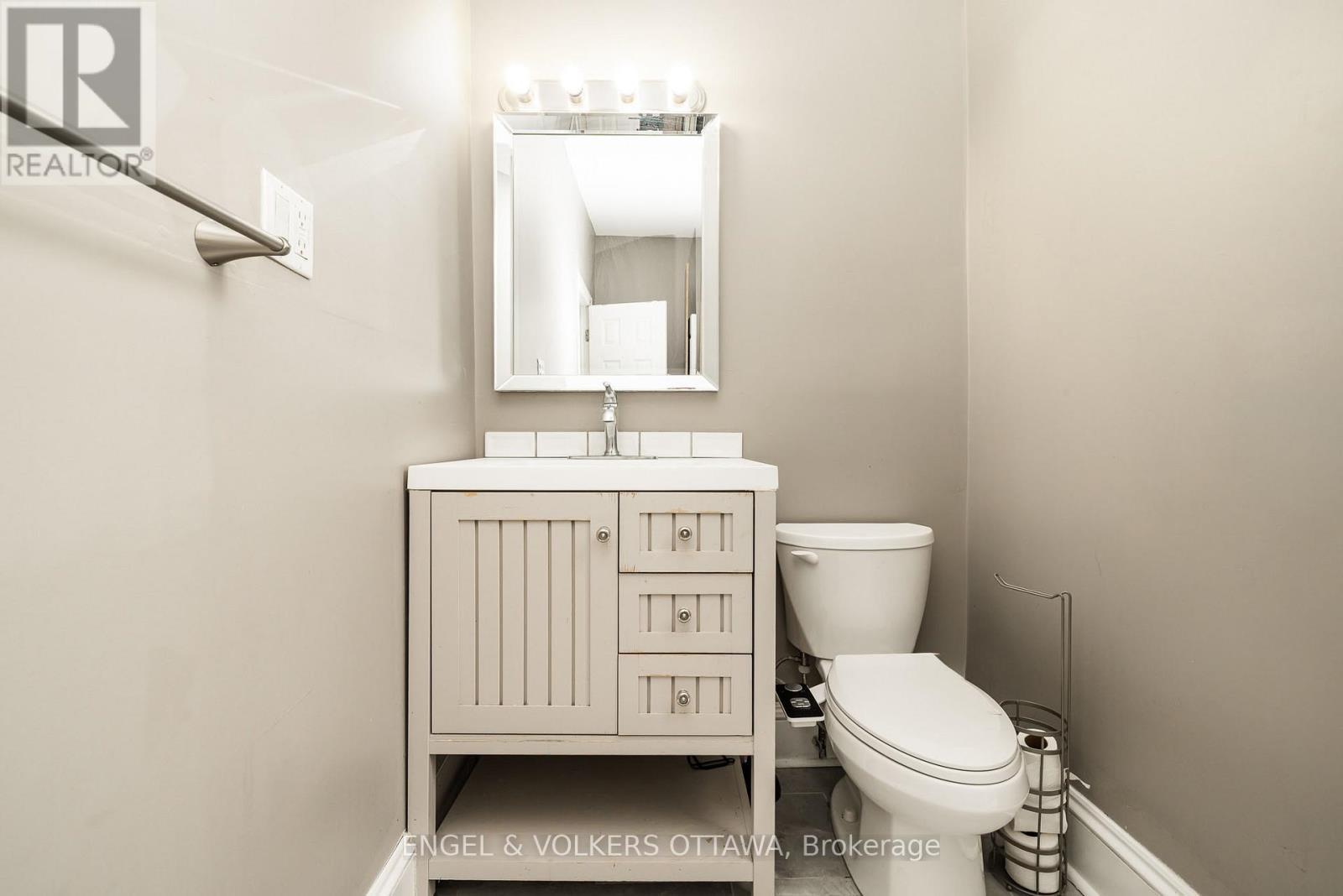 84 Second Avenue, Ottawa, ON - Indoor Photo Showing Bathroom