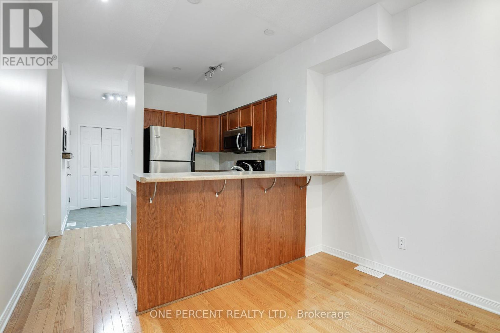 1048 Redtail Private, Ottawa, ON - Indoor Photo Showing Kitchen