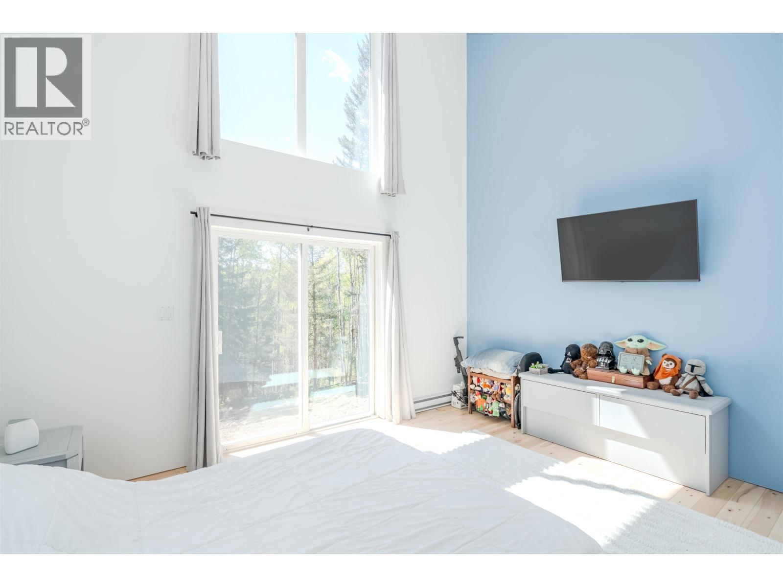 6282 Hillside Drive, Forest Grove, BC - Indoor