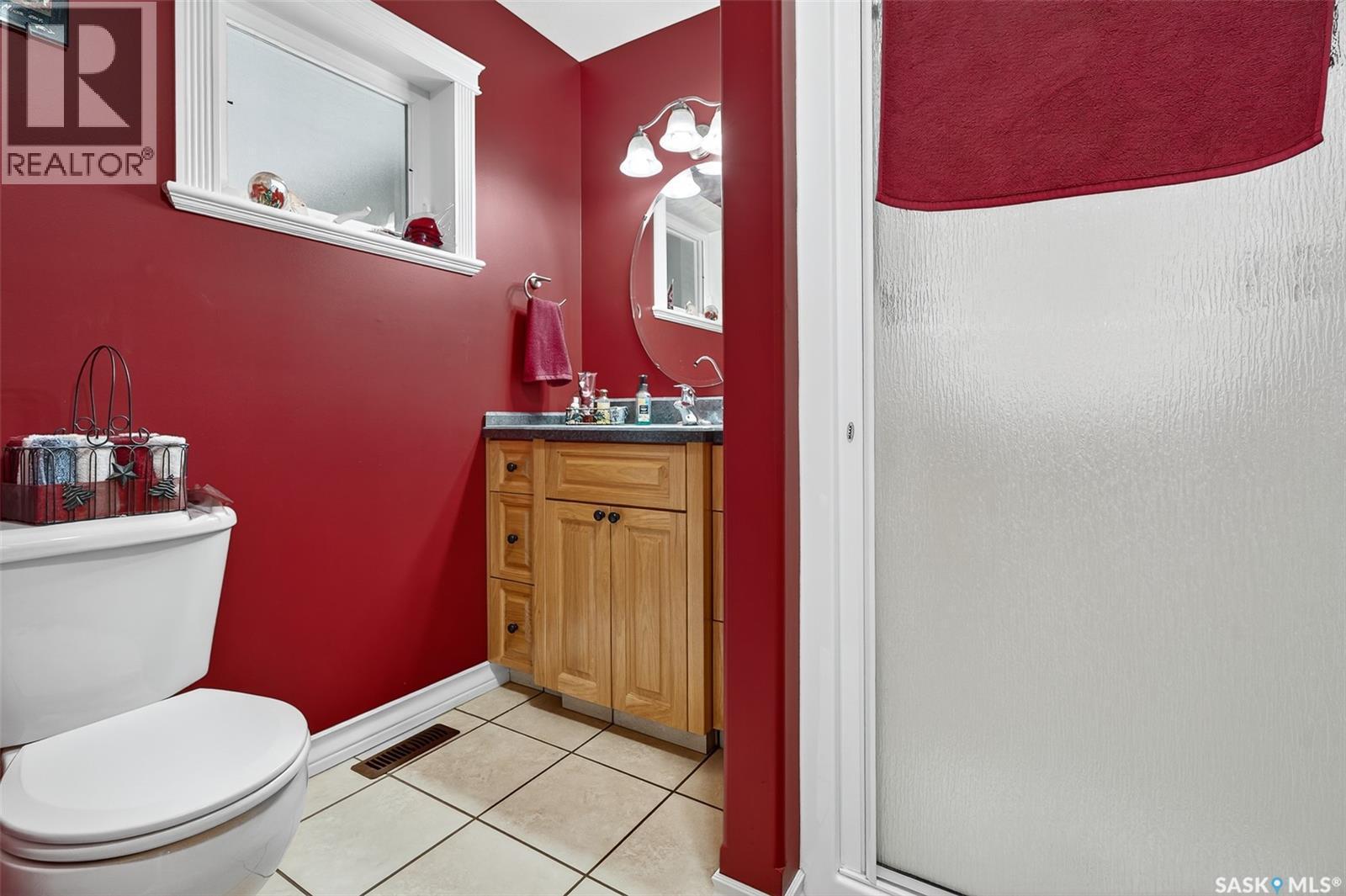 417 Daniel Drive, Buffalo Pound Lake, SK - Indoor Photo Showing Bathroom