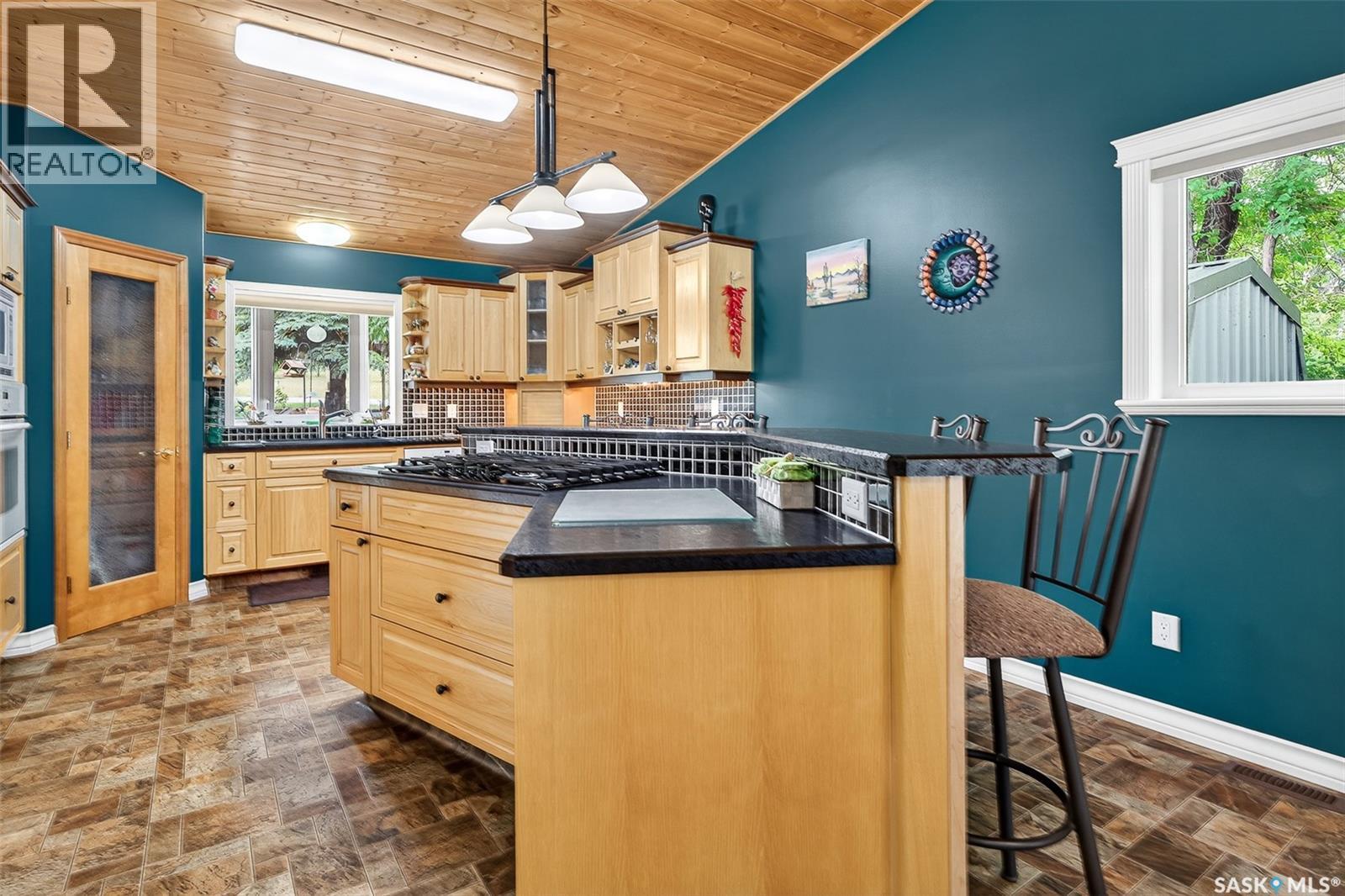 417 Daniel Drive, Buffalo Pound Lake, SK - Indoor Photo Showing Kitchen