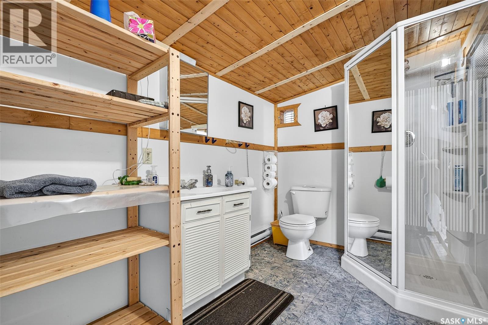417 Daniel Drive, Buffalo Pound Lake, SK - Indoor Photo Showing Bathroom