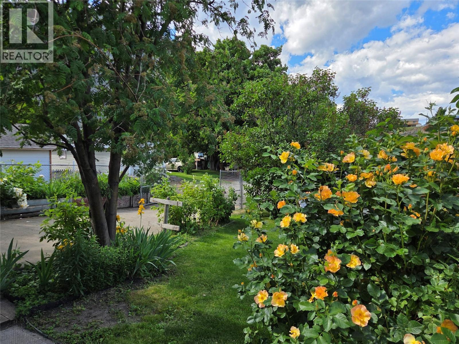 410 6Th Avenue, Keremeos, BC - Outdoor