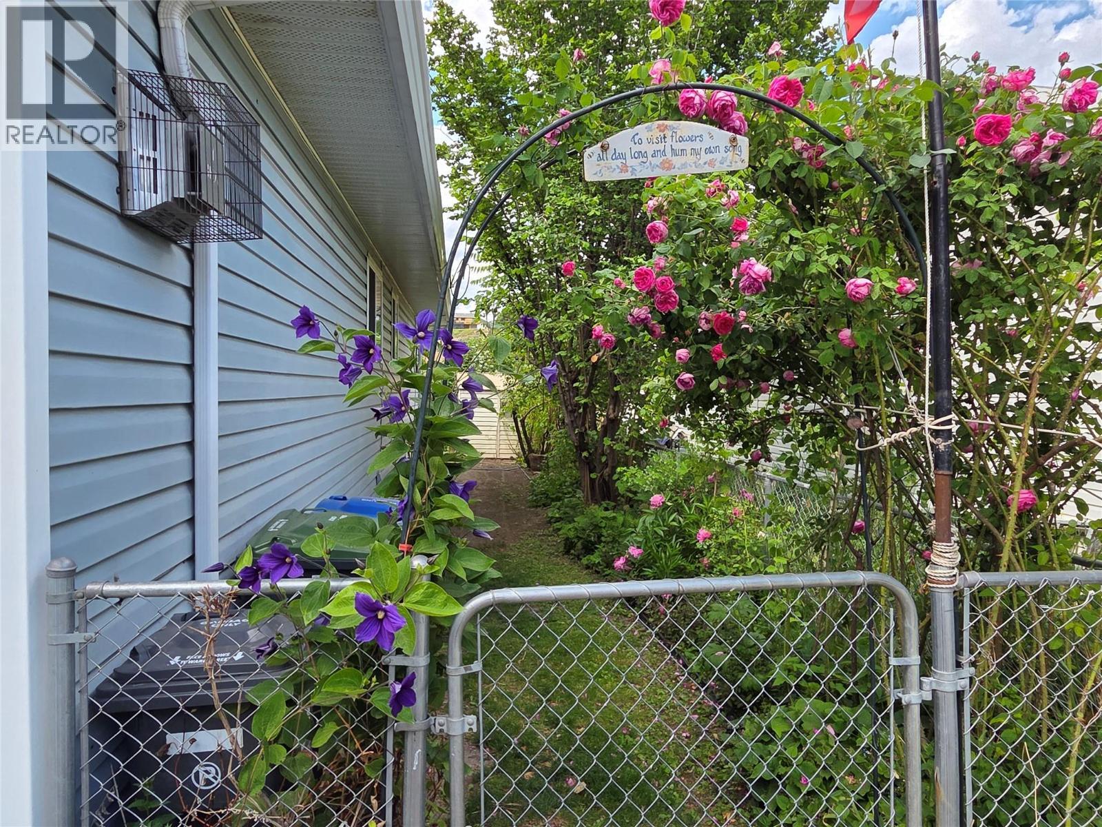 410 6Th Avenue, Keremeos, BC - Outdoor