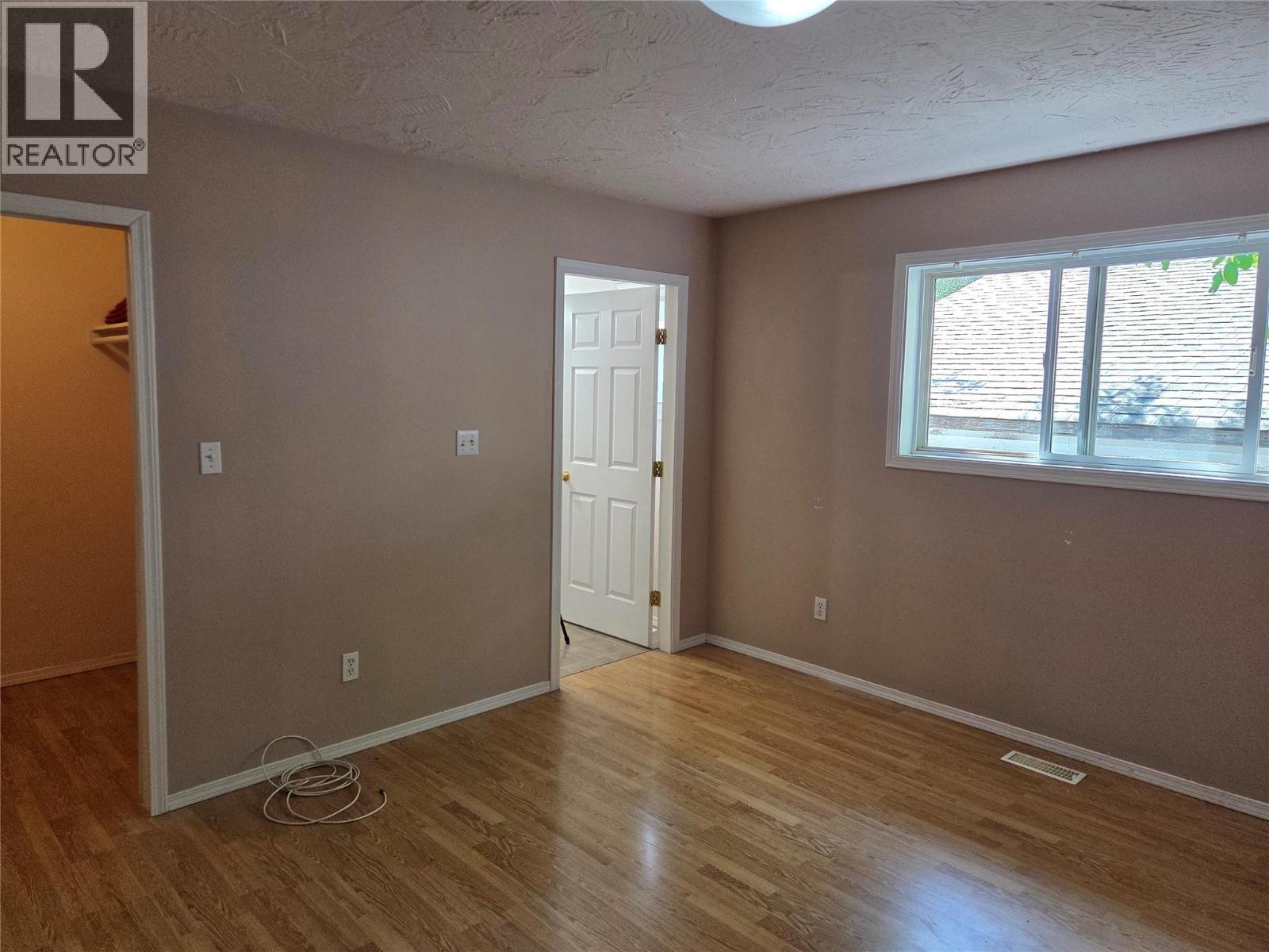 410 6Th Avenue, Keremeos, BC - Indoor Photo Showing Other Room