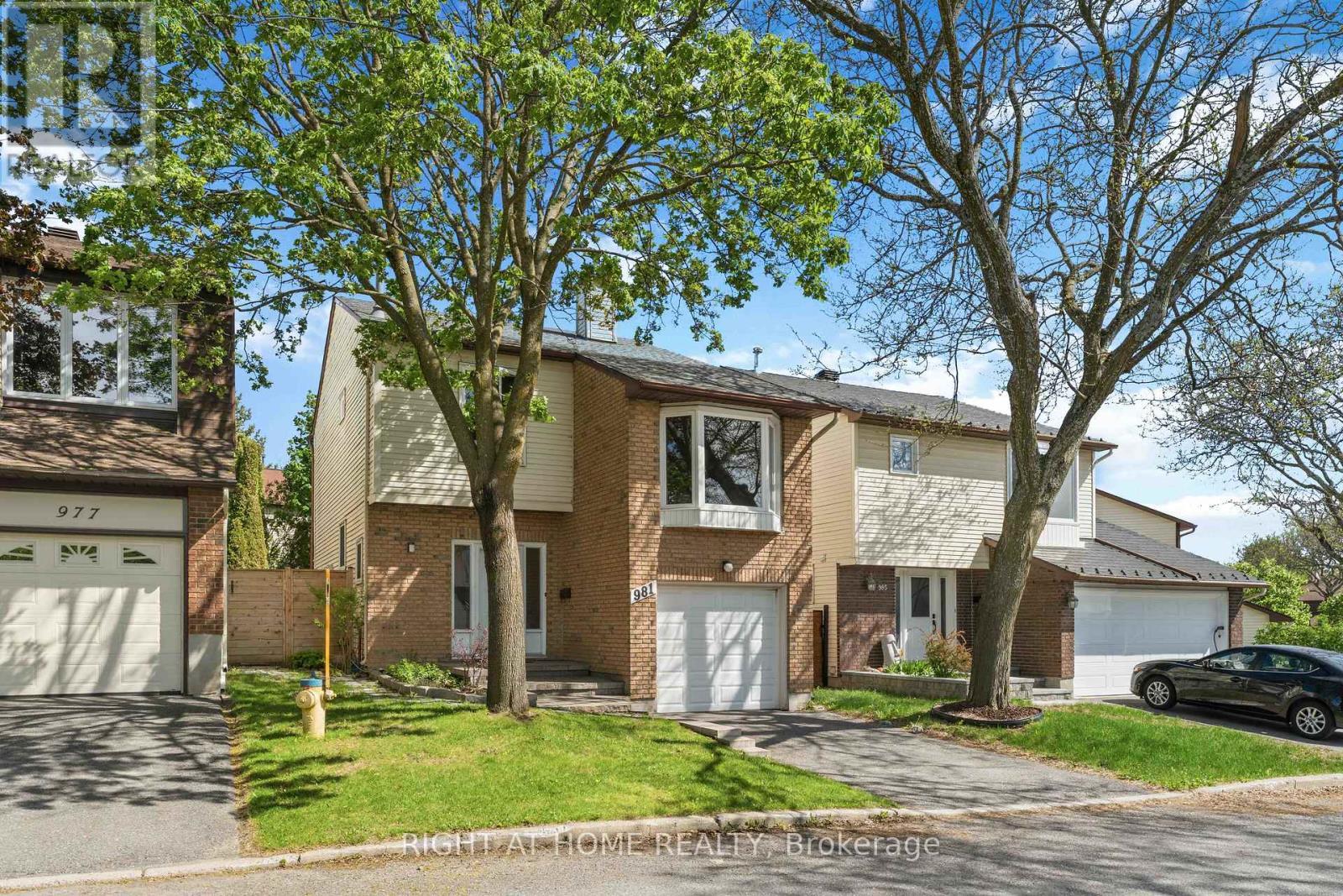 981 Barwell Avenue, Ottawa, ON - Outdoor With Facade