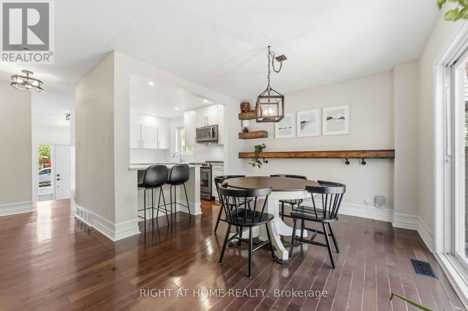 981 Barwell Avenue, Ottawa, ON - Indoor Photo Showing Dining Room