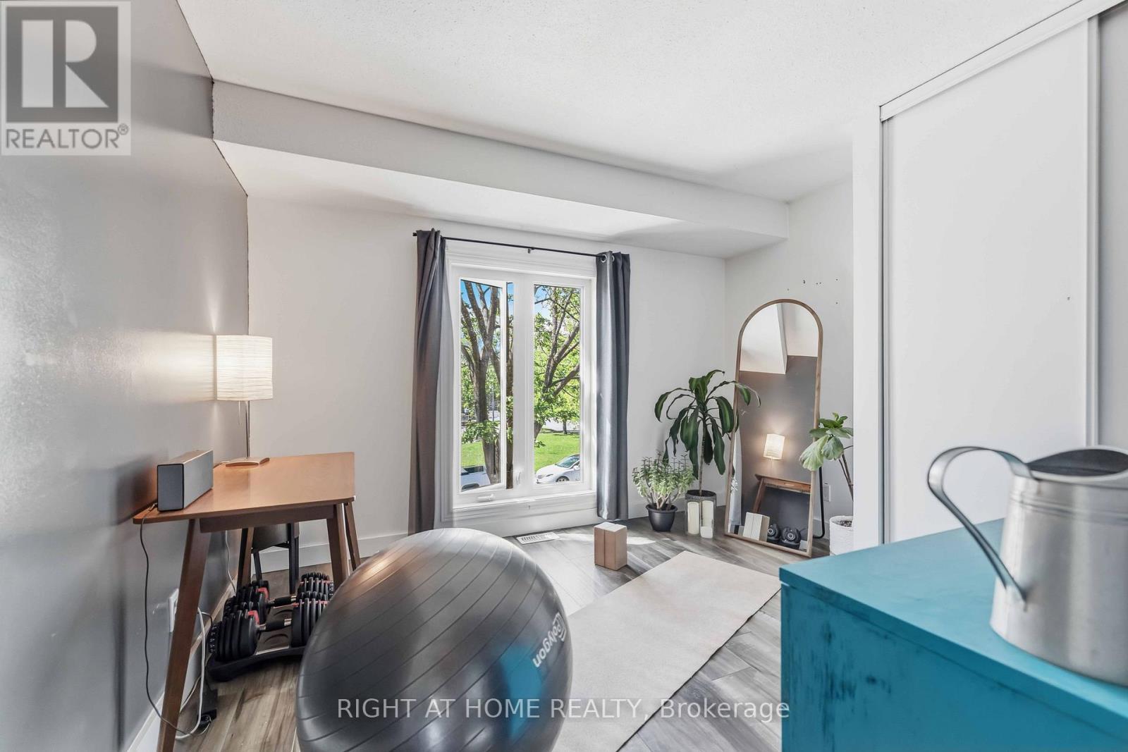 981 Barwell Avenue, Ottawa, ON - Indoor