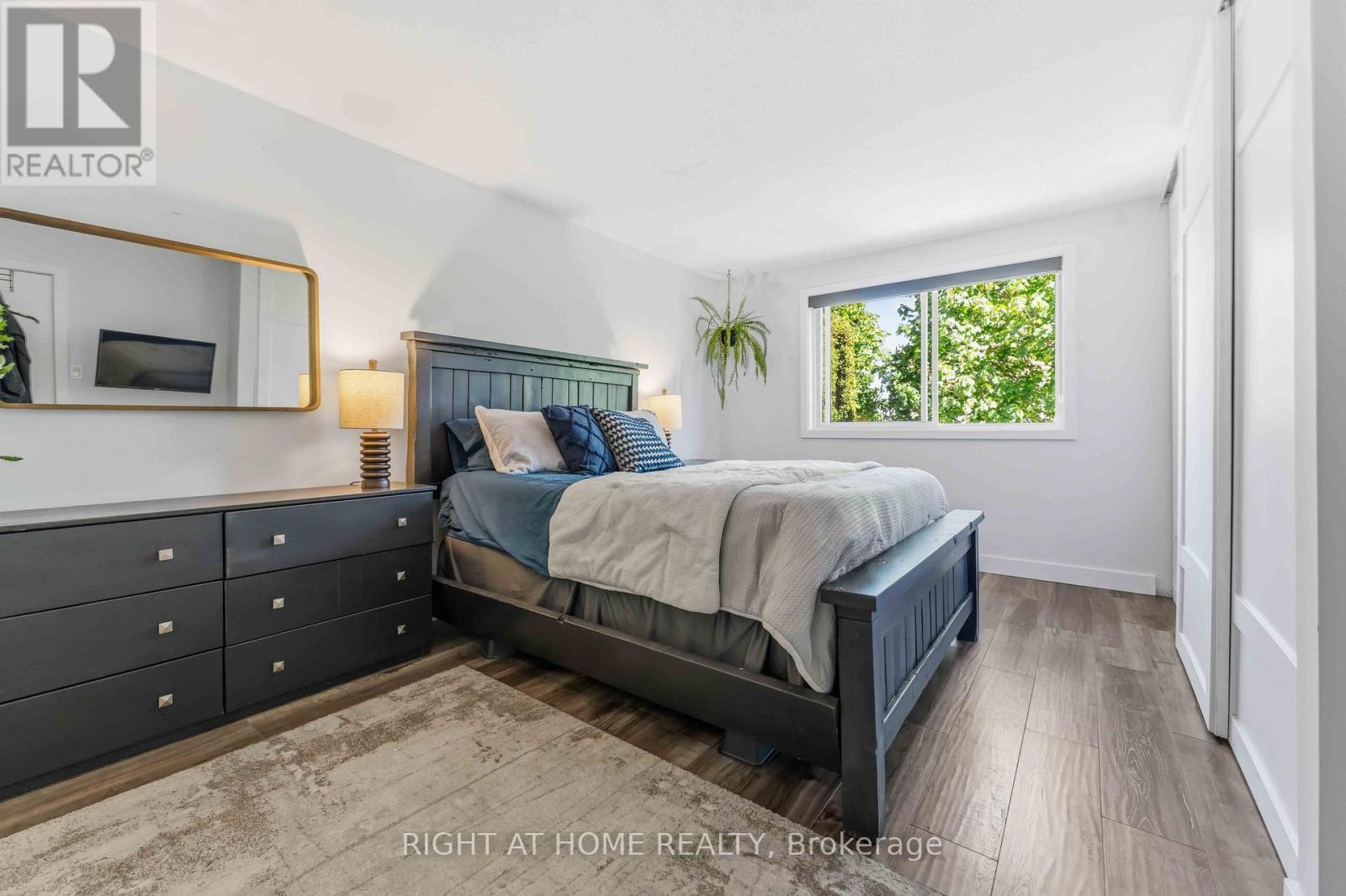 981 Barwell Avenue, Ottawa, ON - Indoor Photo Showing Bedroom