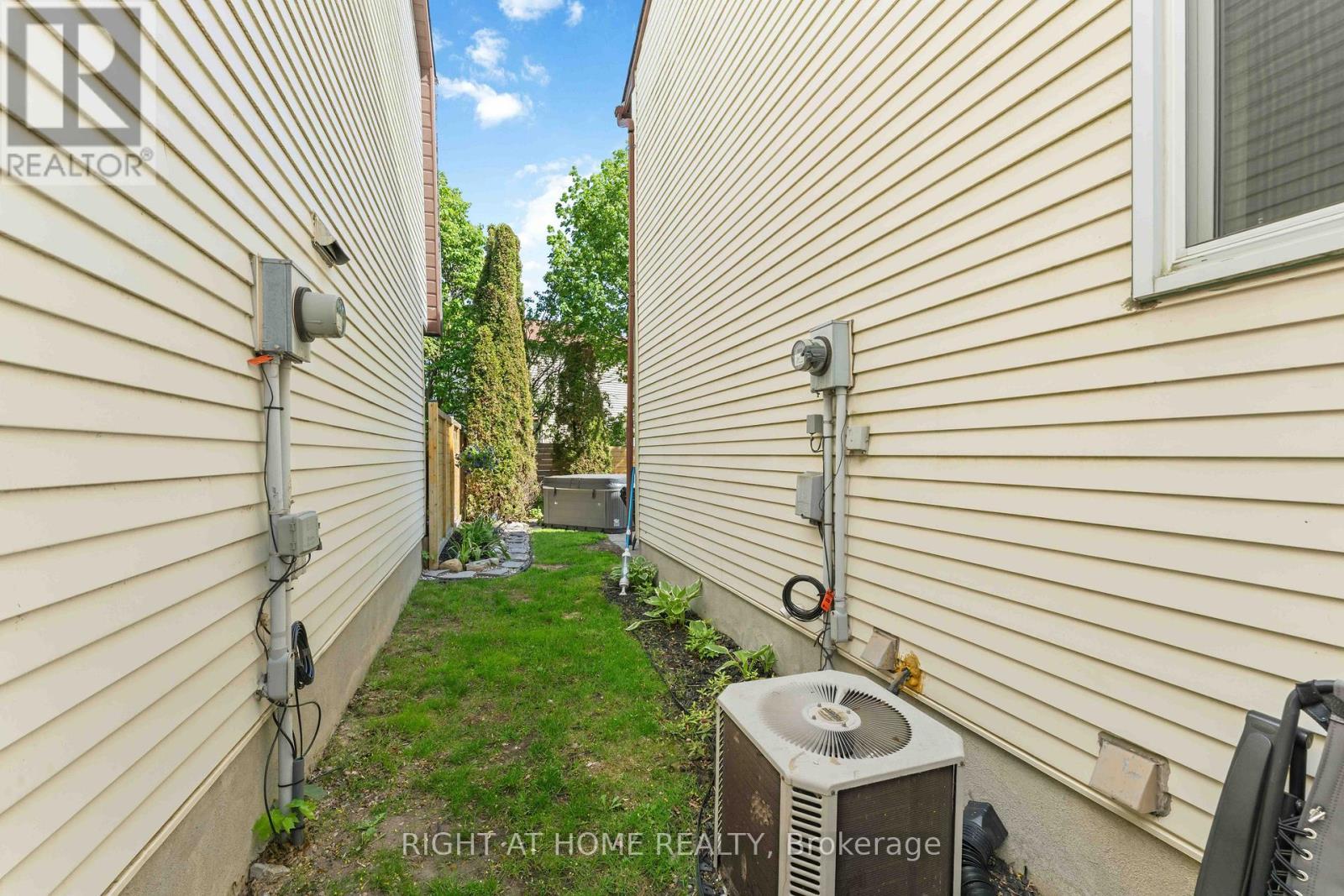 981 Barwell Avenue, Ottawa, ON - Outdoor With Exterior