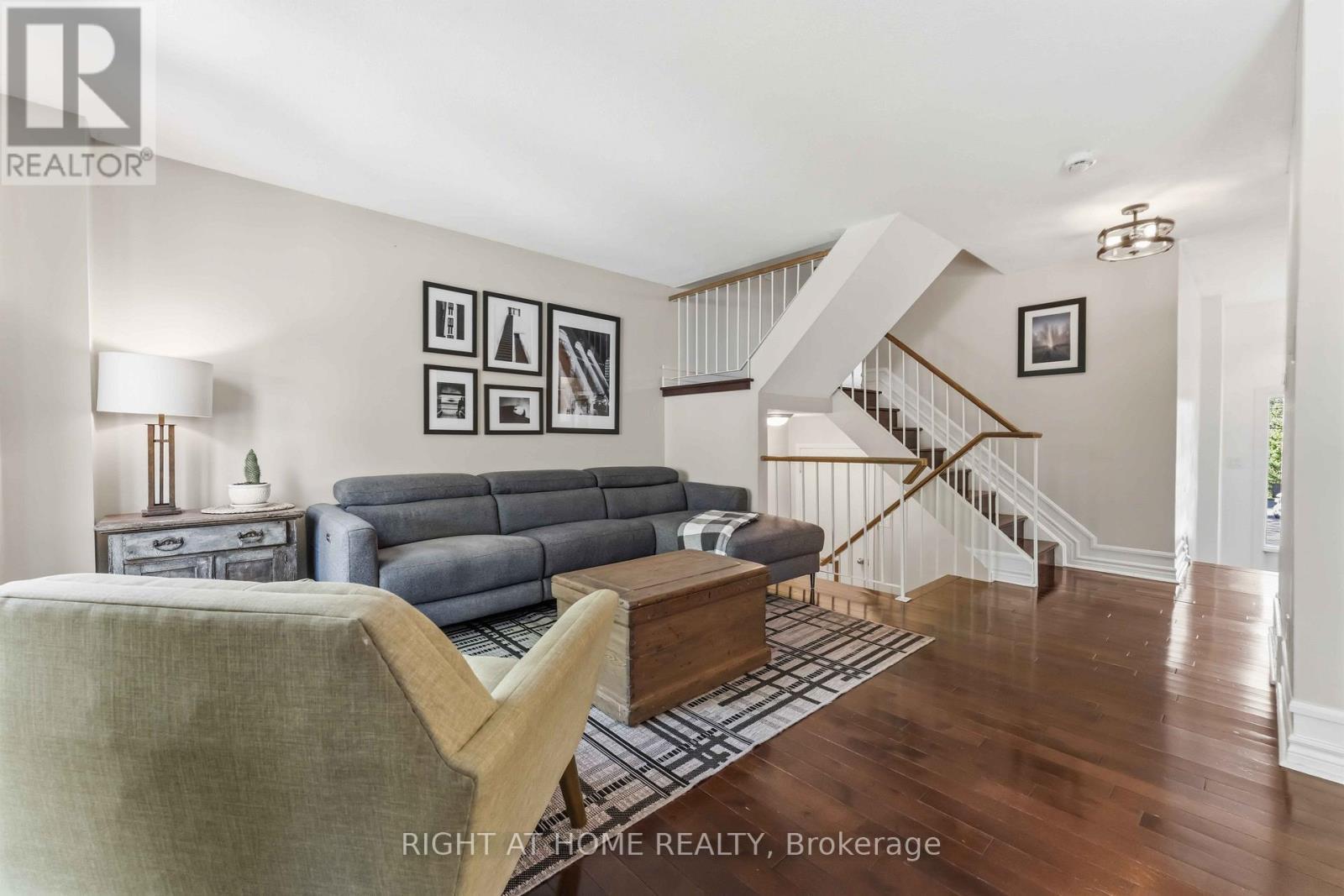 981 Barwell Avenue, Ottawa, ON - Indoor