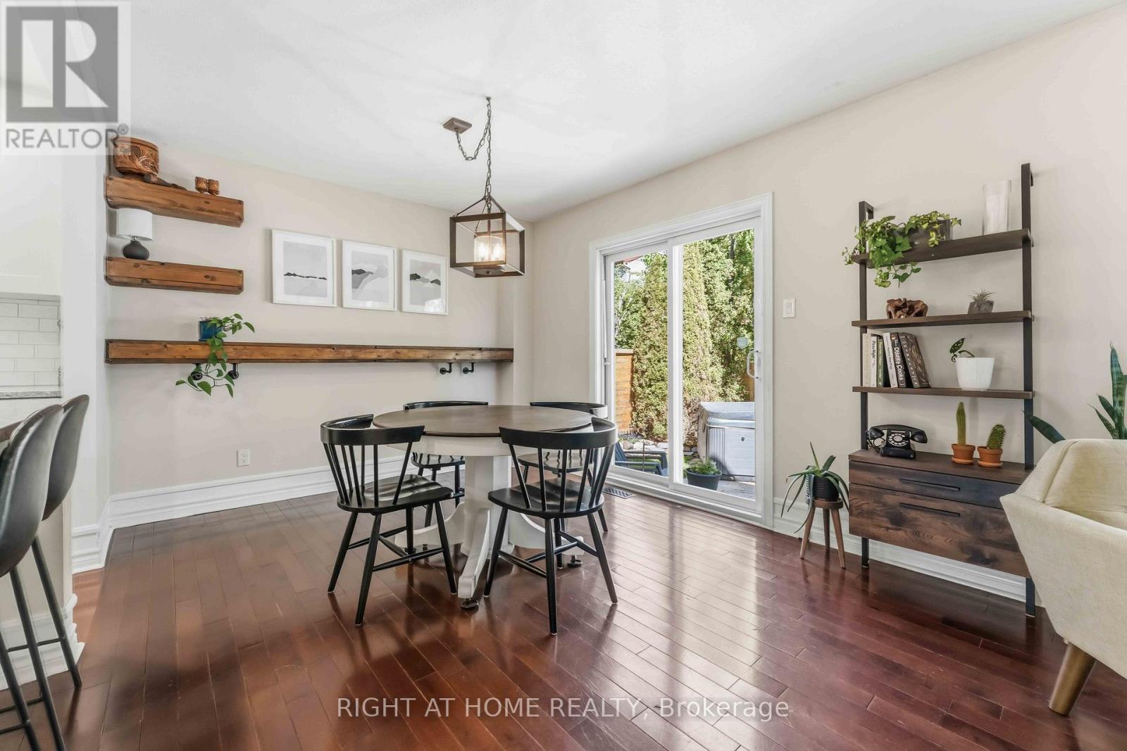981 Barwell Avenue, Ottawa, ON - Indoor Photo Showing Dining Room