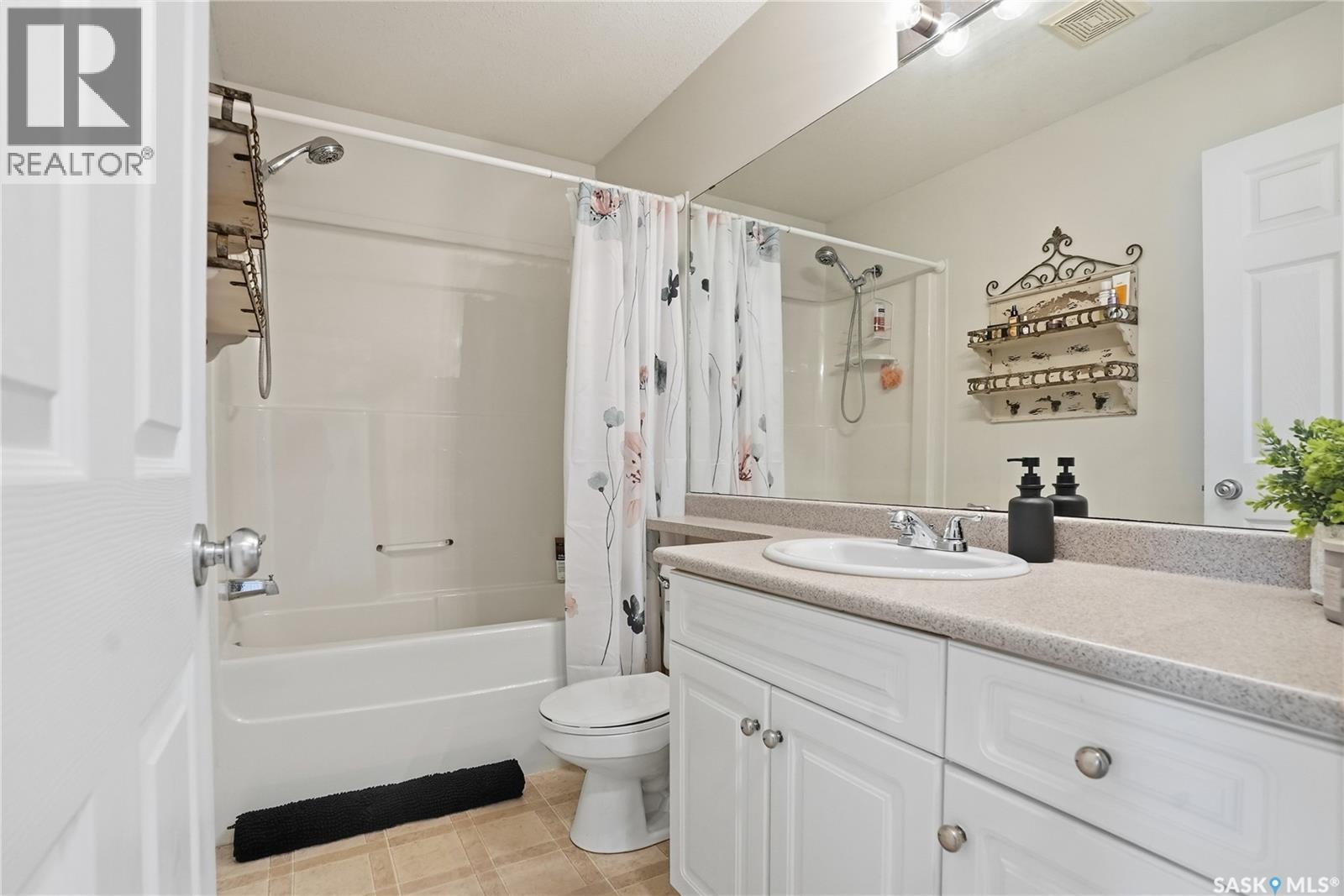49 203 Herold Terrace, Saskatoon, SK - Indoor Photo Showing Bathroom