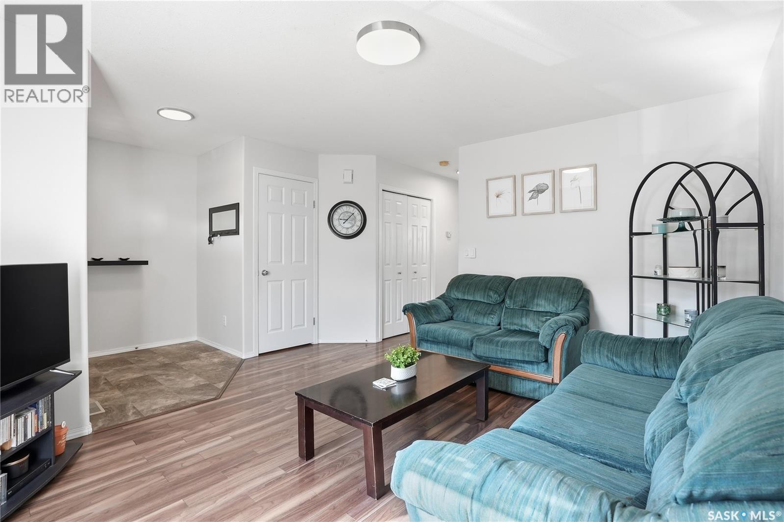 49 203 Herold Terrace, Saskatoon, SK - Indoor Photo Showing Living Room