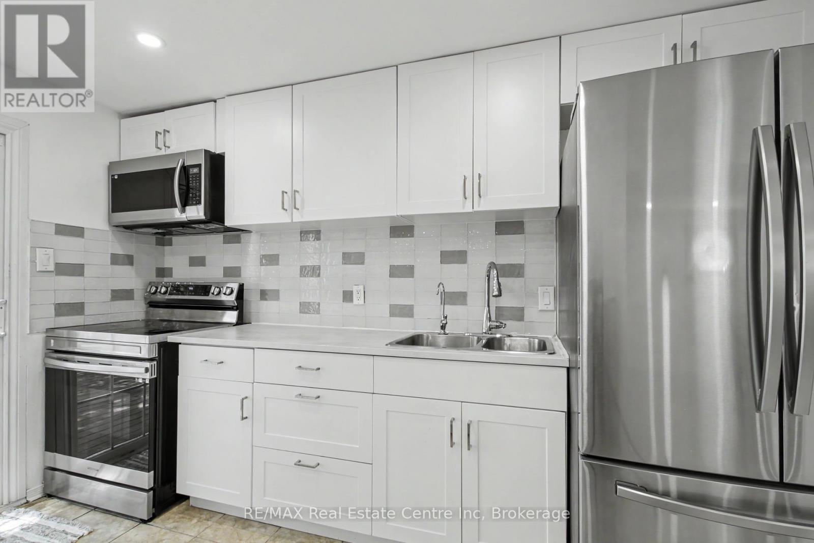 51 Camrose Court, Kitchener, ON - Indoor Photo Showing Kitchen With Double Sink