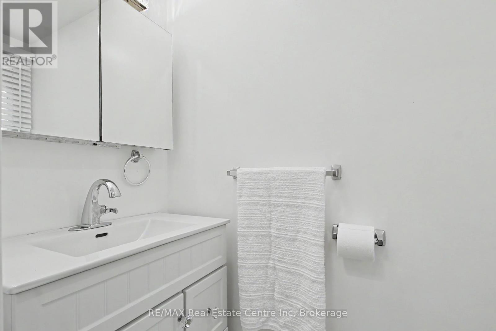51 Camrose Court, Kitchener, ON - Indoor Photo Showing Bathroom
