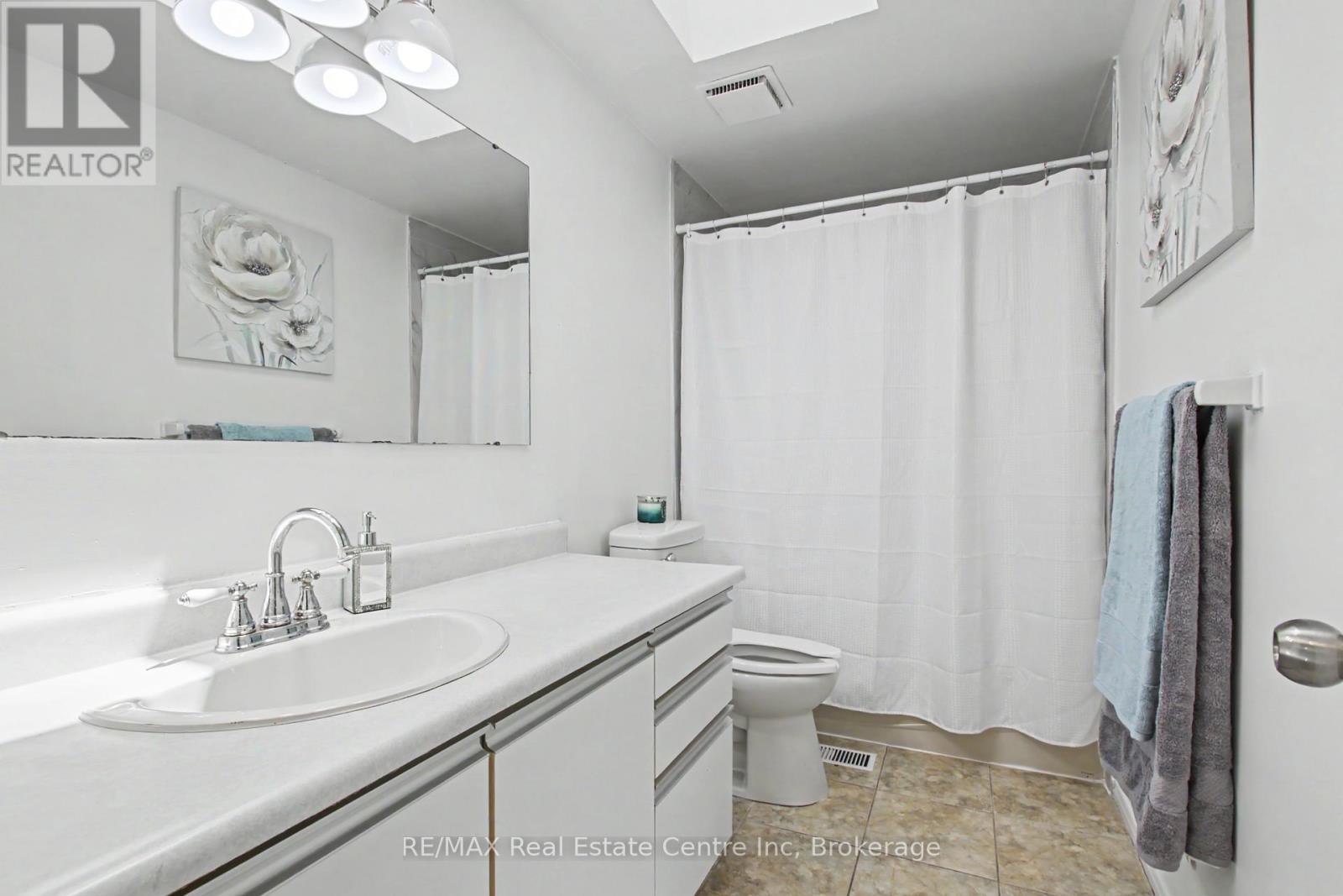 51 Camrose Court, Kitchener, ON - Indoor Photo Showing Bathroom