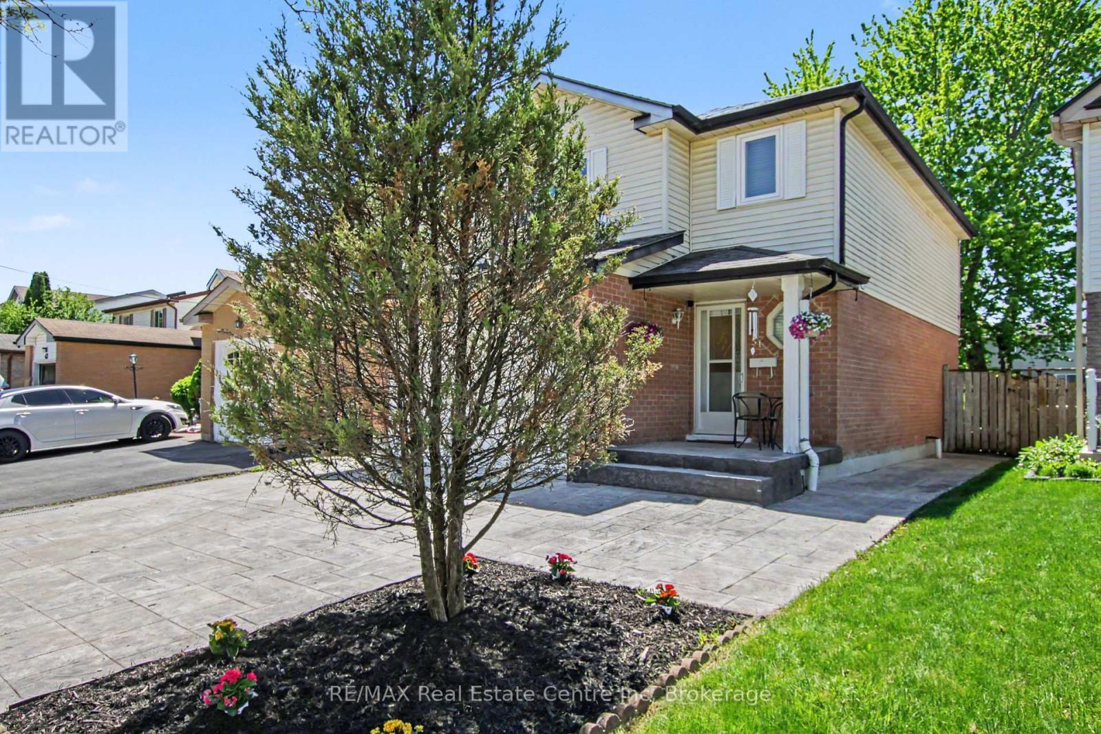 51 Camrose Court, Kitchener, ON - Outdoor
