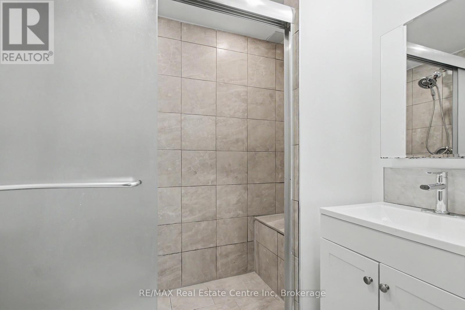 51 Camrose Court, Kitchener, ON - Indoor Photo Showing Bathroom