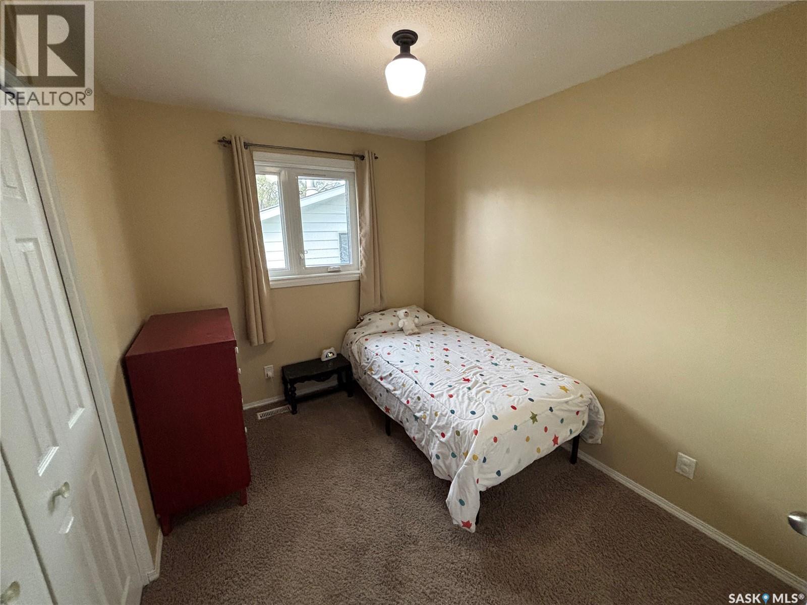 358 Bruce Street, Regina, SK - Indoor Photo Showing Bedroom