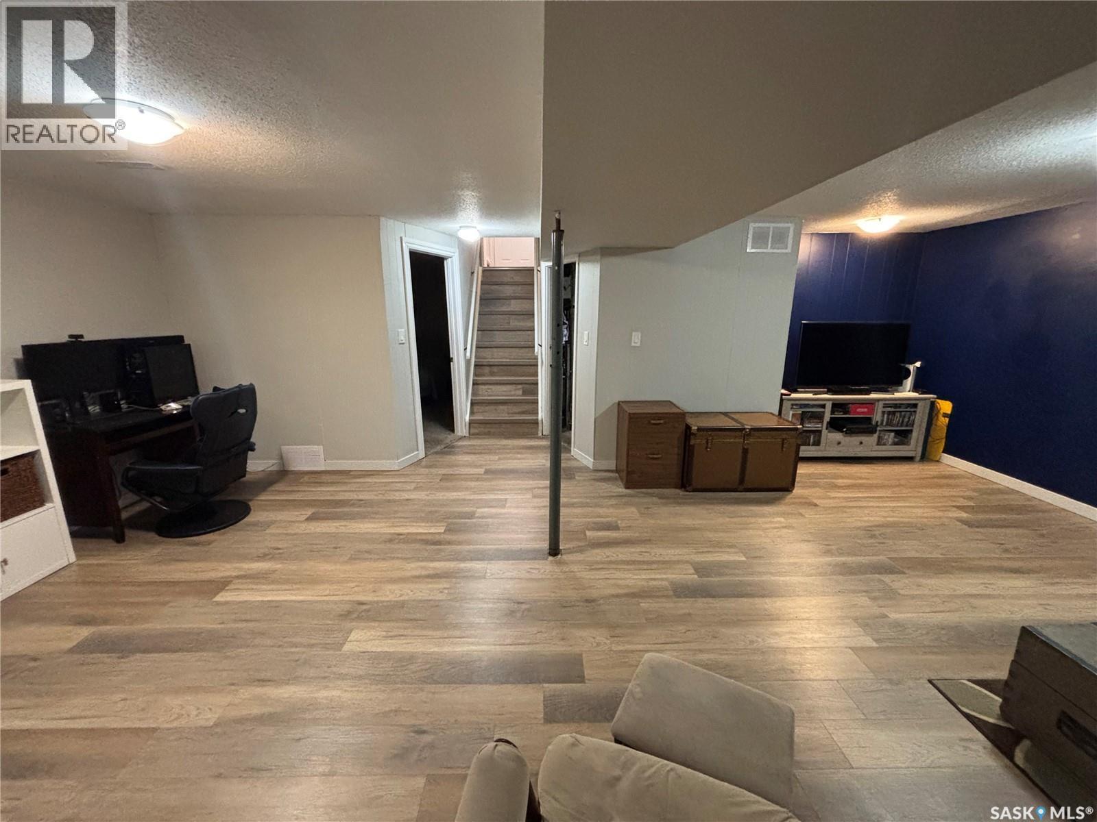 358 Bruce Street, Regina, SK - Indoor