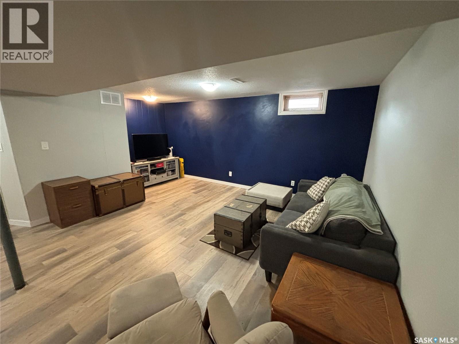 358 Bruce Street, Regina, SK - Indoor