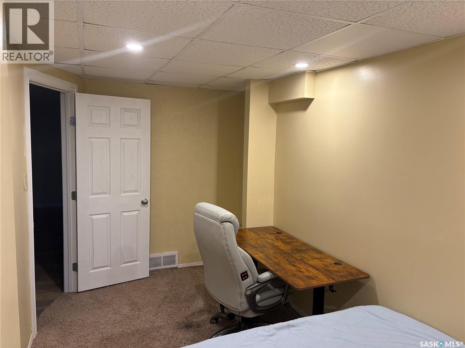 358 Bruce Street, Regina, SK - Indoor