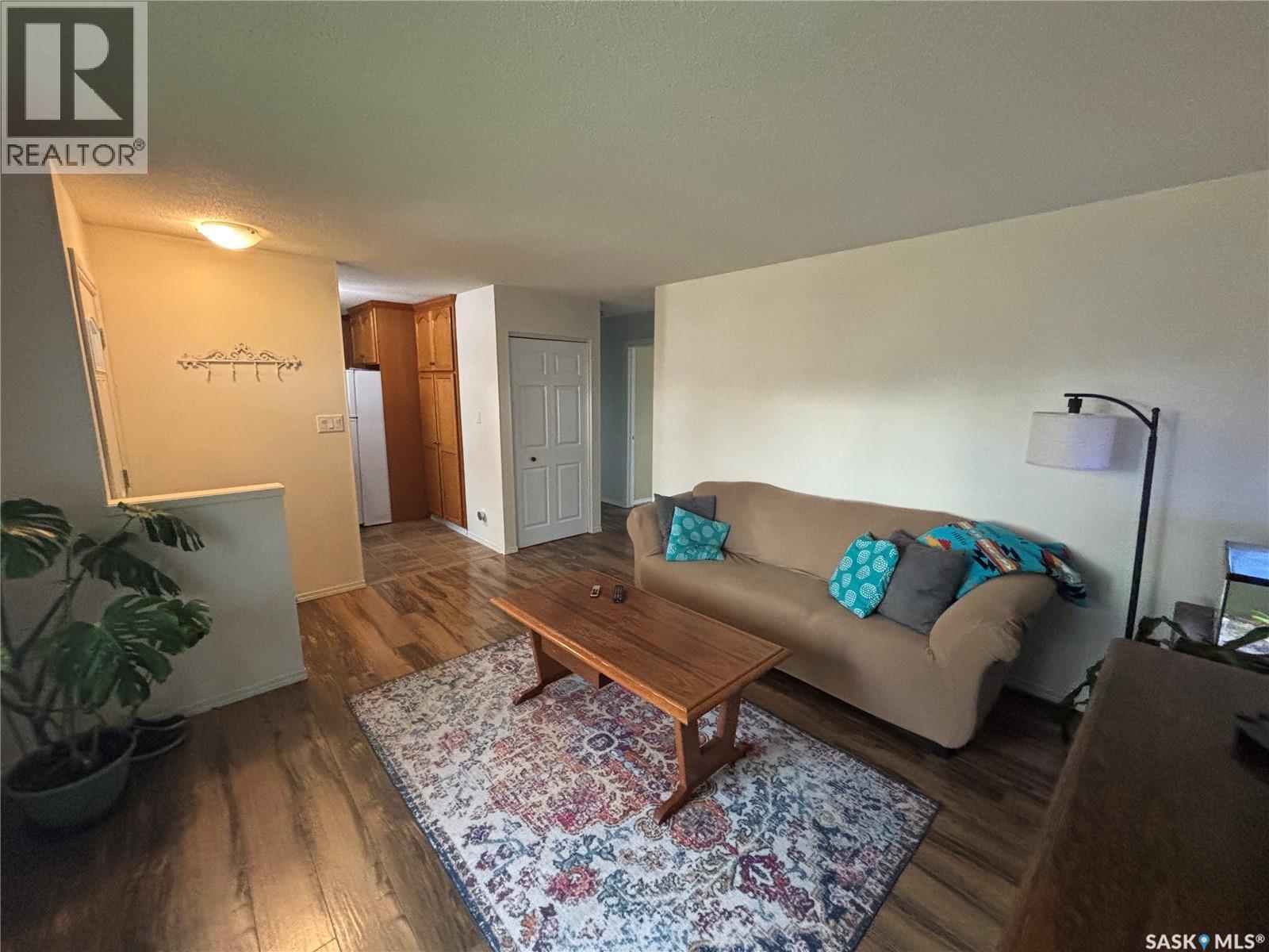 358 Bruce Street, Regina, SK - Indoor Photo Showing Living Room
