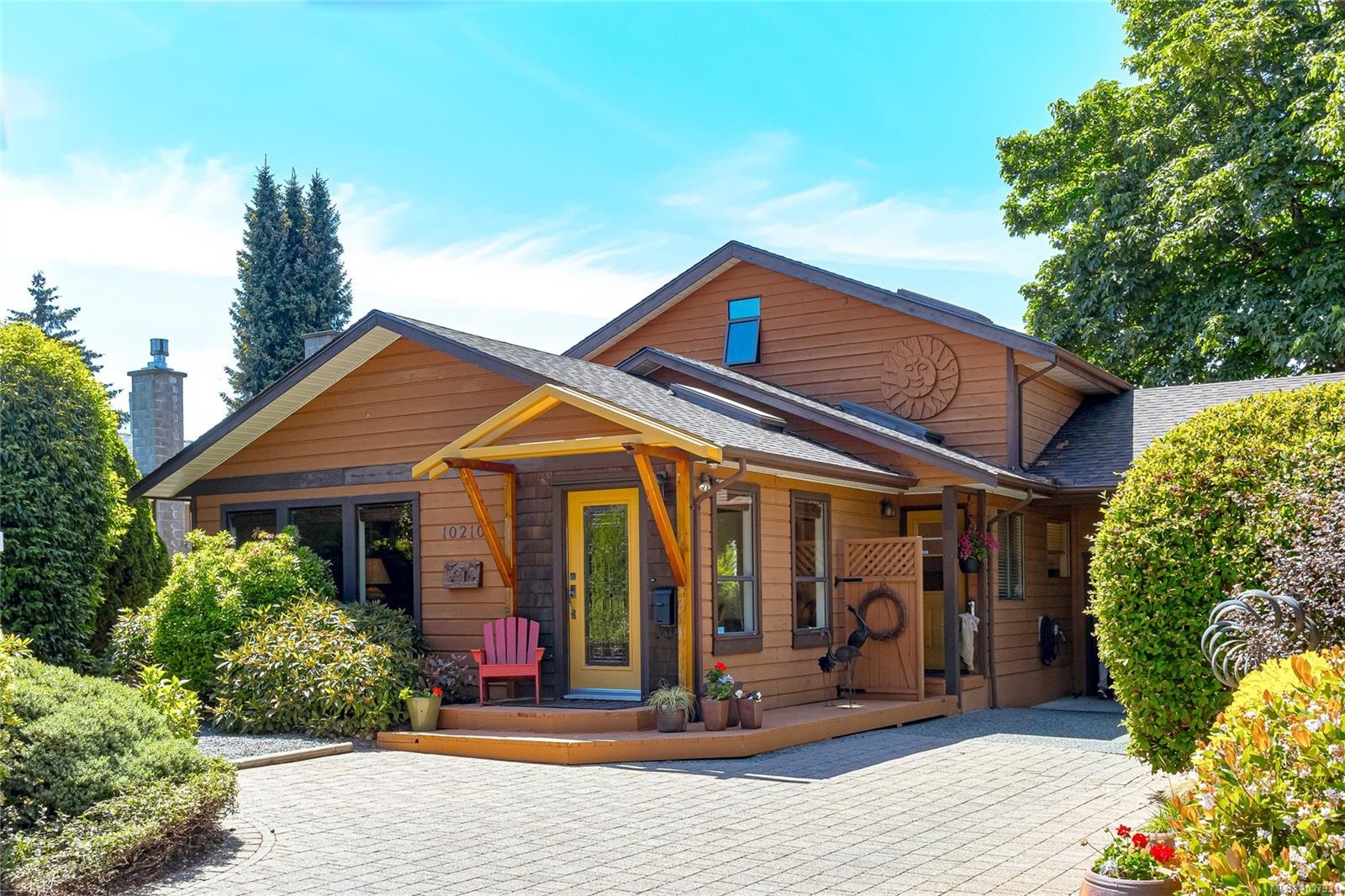 10210 Third St, Sidney, BC