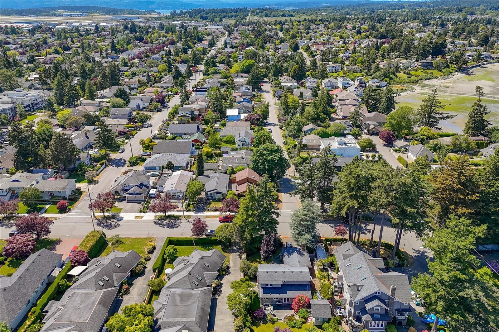 10210 Third St, Sidney, BC