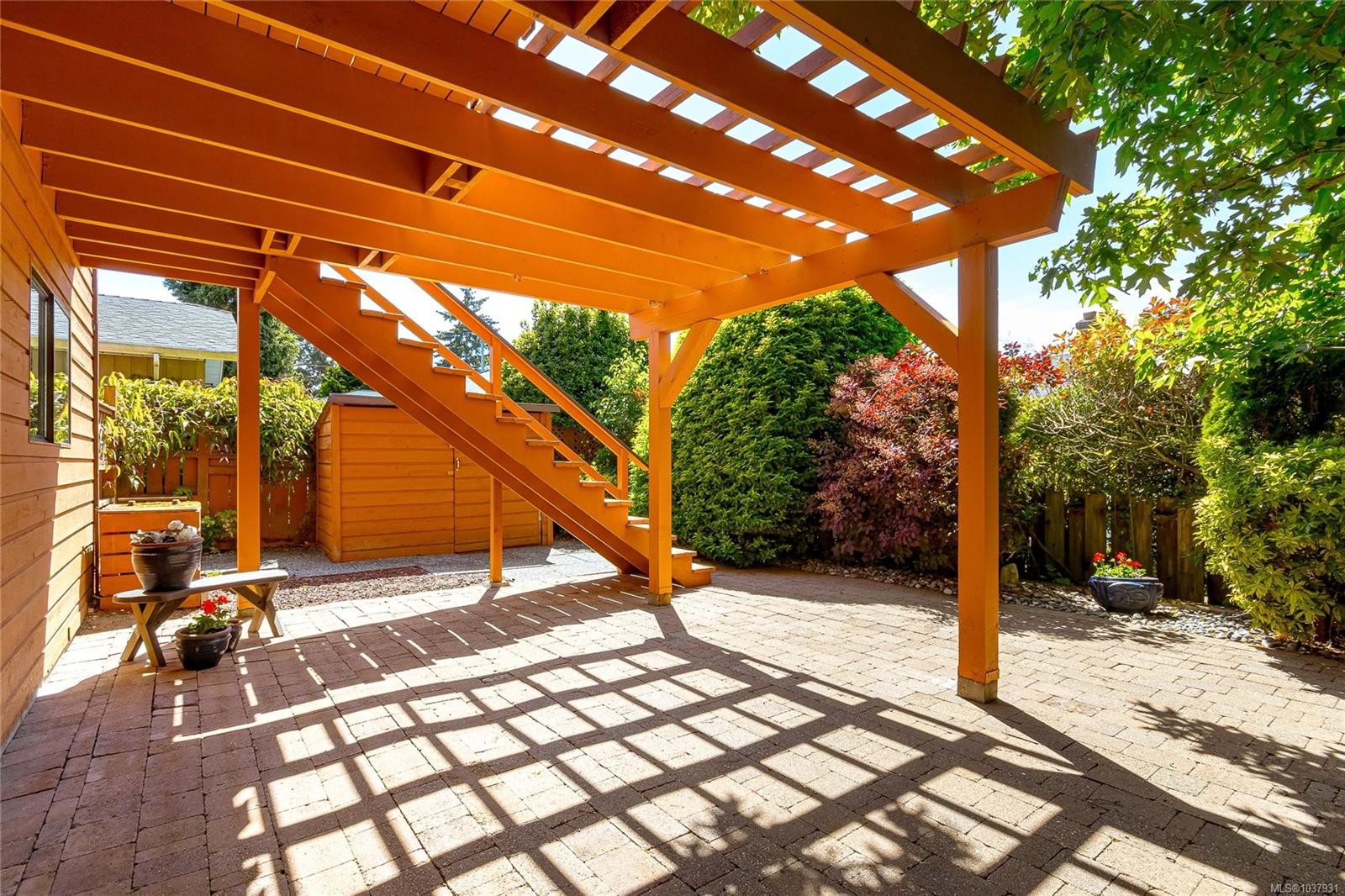 10210 Third St, Sidney, BC