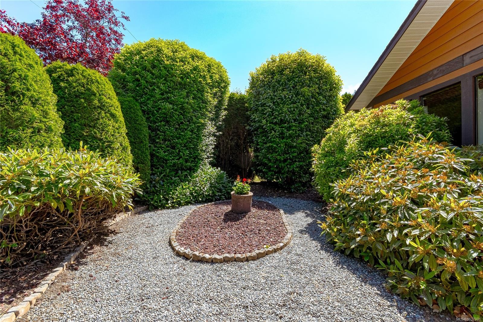 10210 Third St, Sidney, BC