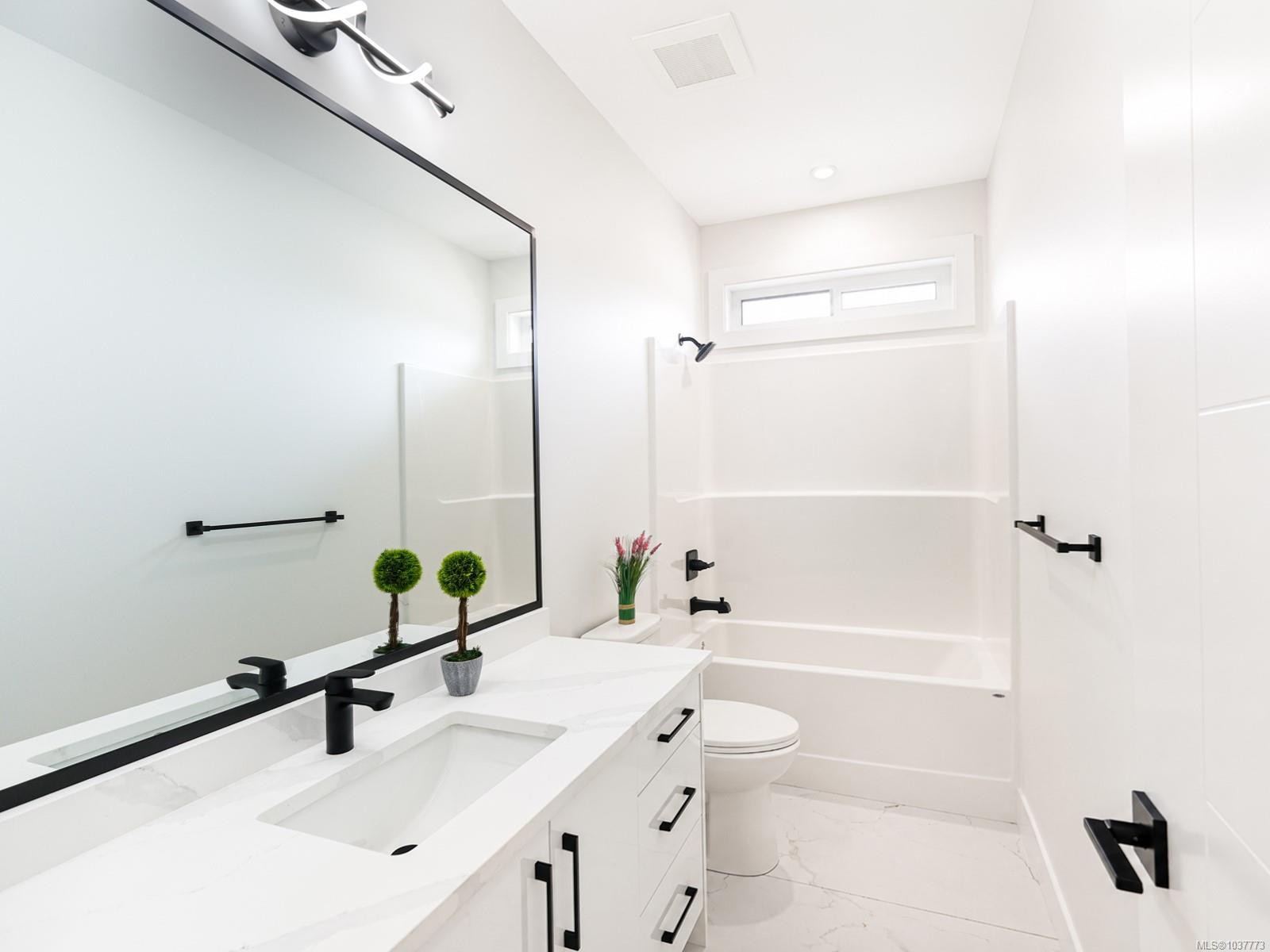 20 Leam Rd, Nanaimo, BC - Indoor Photo Showing Bathroom