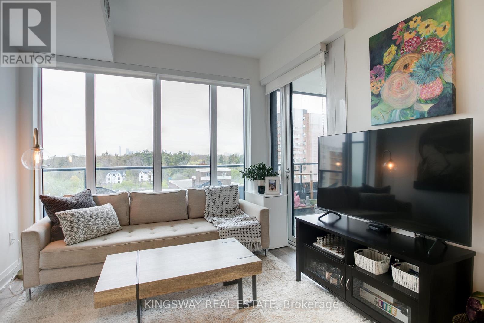 910 - 21 Park Street, Mississauga, ON - Indoor Photo Showing Living Room