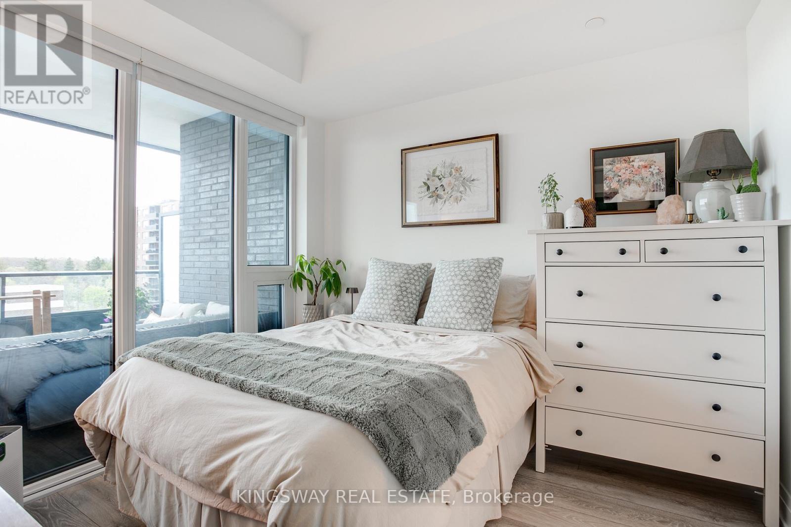 910 - 21 Park Street, Mississauga, ON - Indoor Photo Showing Bedroom
